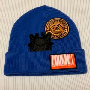 Superdry Beanie w/ embroidered decals